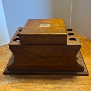 Vintage Decatur “Deco” walnut 6 space pipe stand with center hinged lid humidor